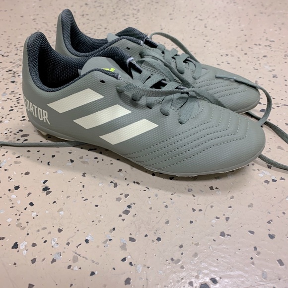 Adidas Predators Soccer Cleats 19.4 Size 4.5 - Picture 1 of 7